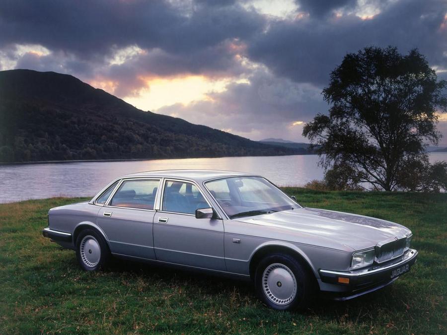  Jaguar Sovereign 1986 года  (фото 4 из 9)